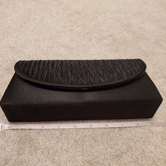 Black Evening Clutch purse with crossbody chain - Picture 6 of 6